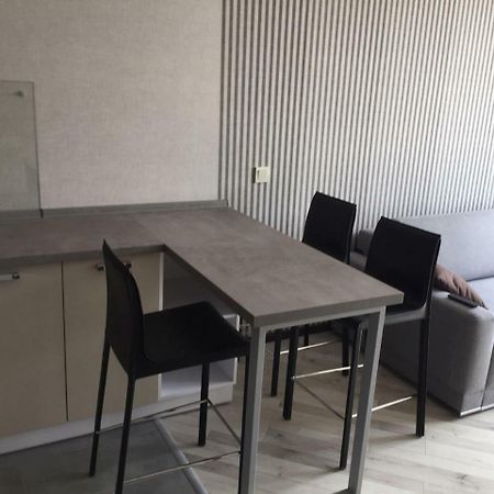 Apartament West Side Apartment Kiev Bagian luar foto